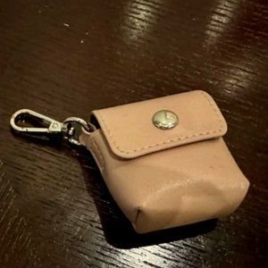 Bandolier AVERY AirPod Clip-On (attachable) Pouch muted pink.